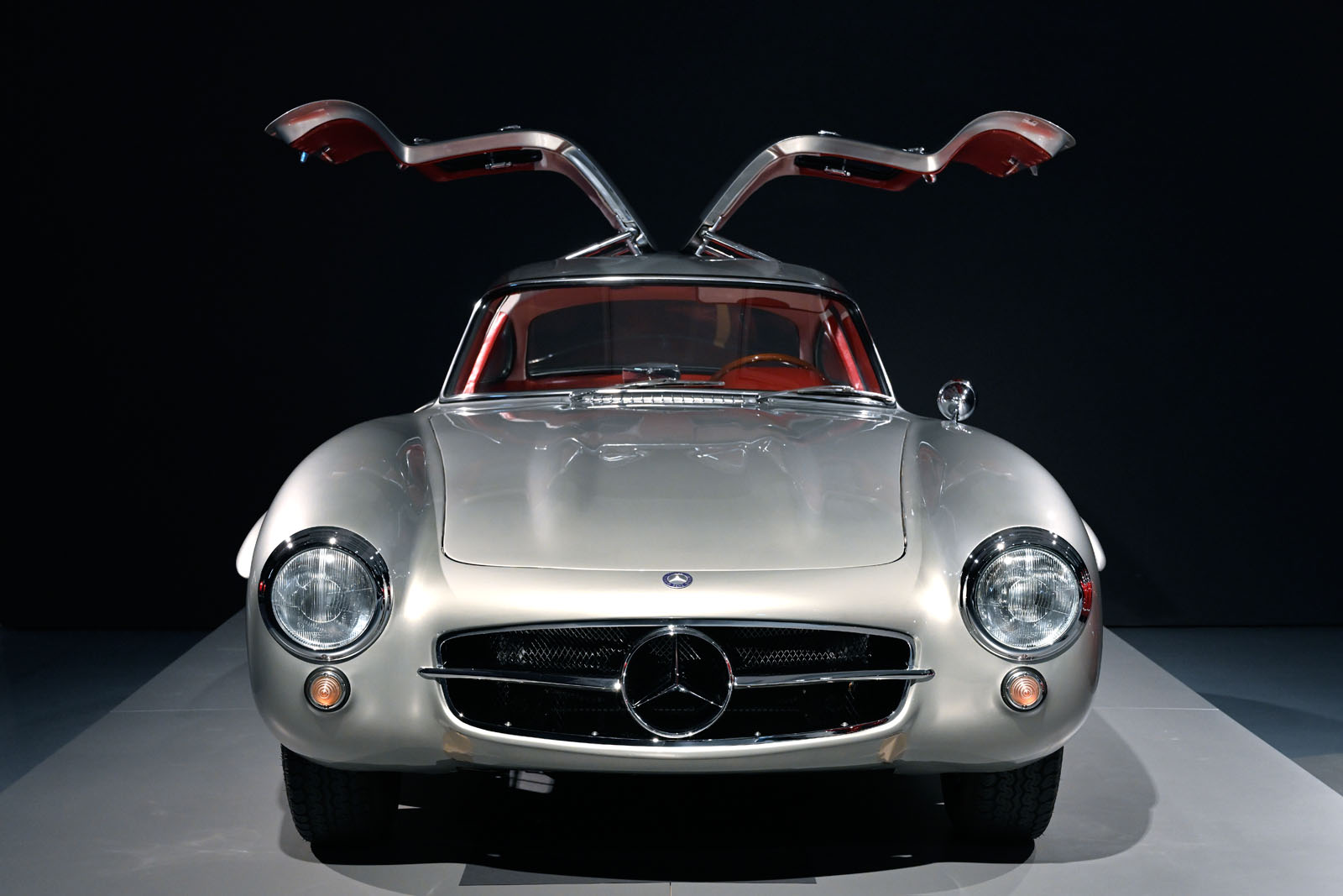 Mercedes-Benz 300 SL Coupe_01